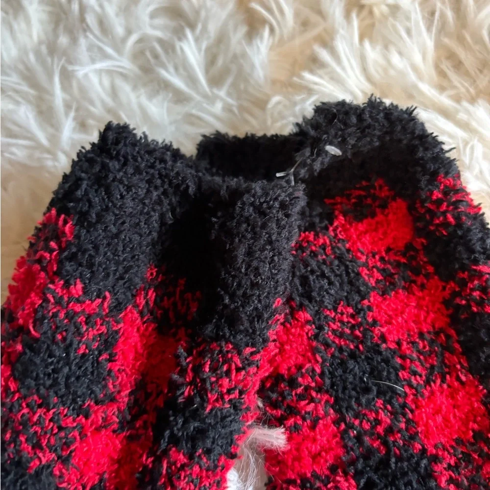 Brand new black and red cabin check fuzzy socks One size